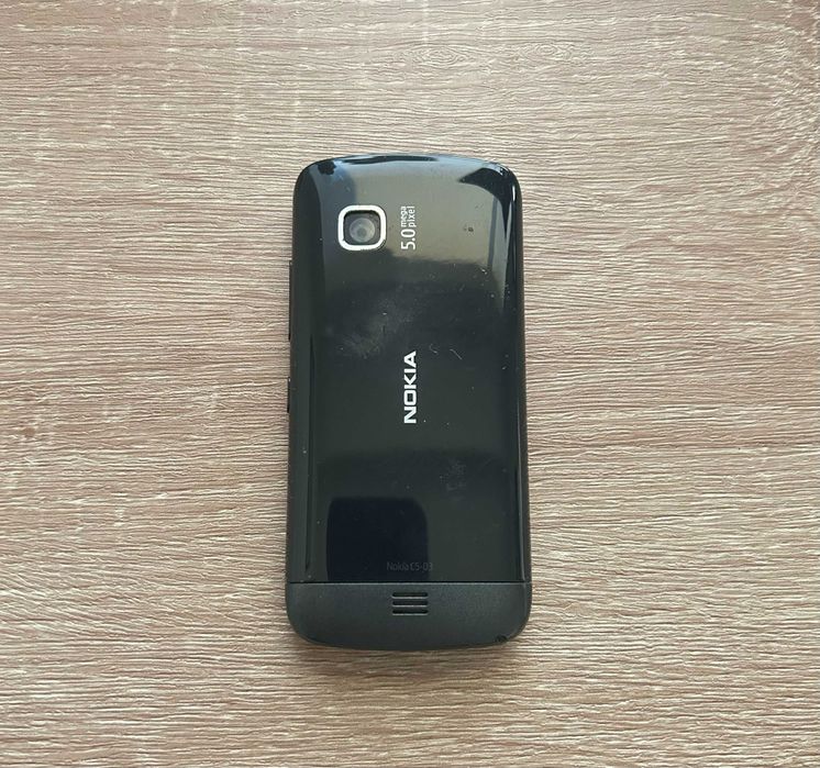 Telemóvel vintage Nokia C5-03