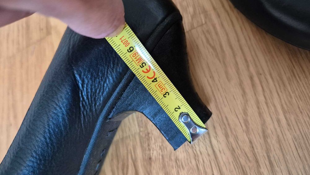 Eleganckie czarne czółenka MARC, r. 37, skóra naturalna, 23,5 cm wkł.