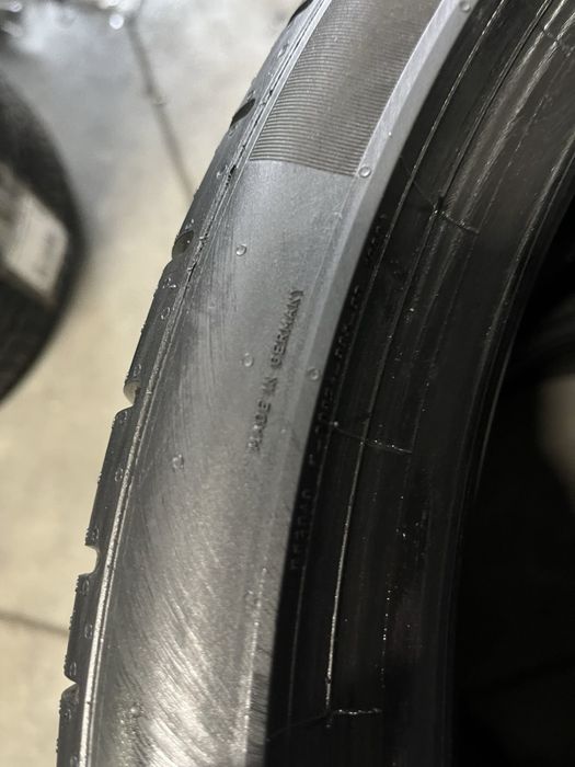 265/35/19+245/35/19 R19 Pirelli PZero PZ4 4шт нові