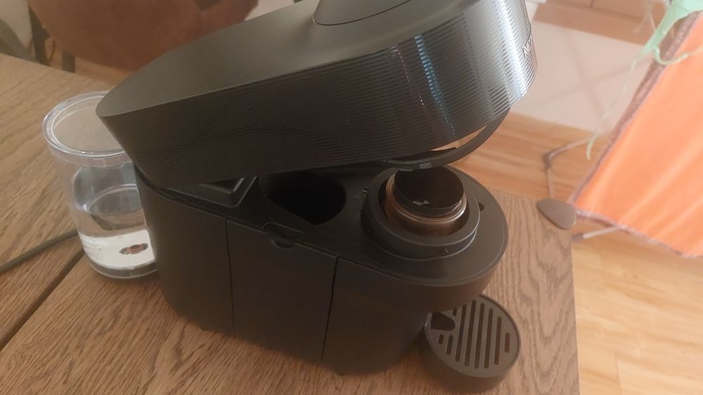 Máquina de Café DELONGHI Nespresso Vertuo Pop ENV90.B Preto