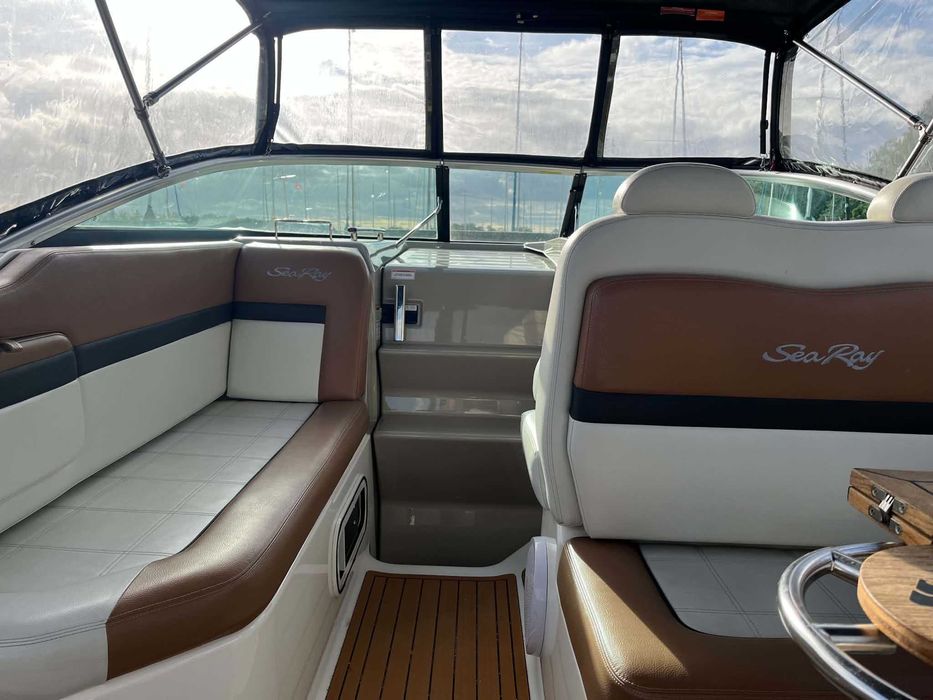 Jacht motorowy Sea Ray 265  2015 r.