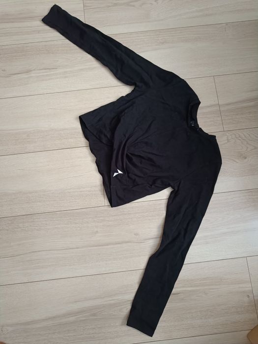 Czarny croptop Carpatree