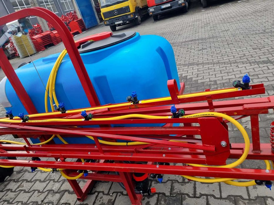 Оприскувач обприскувач кропілка польовий навісній Польща
