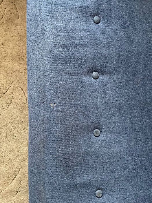 Диван у вітальню. Крісло у подарунок