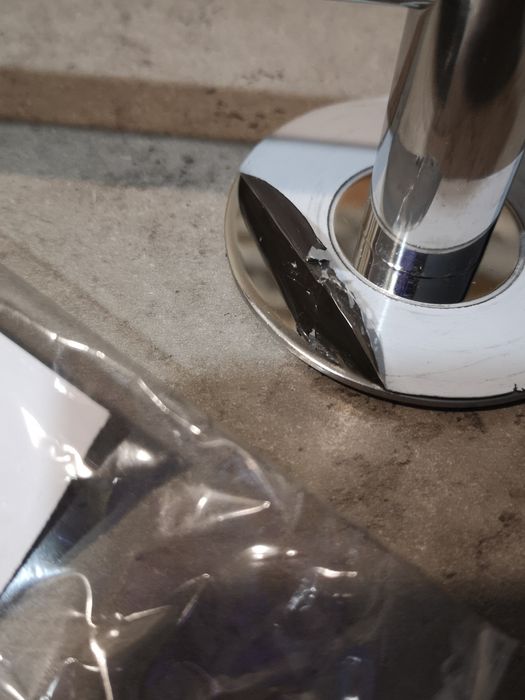 Wieszak ścienny bez wiercenia