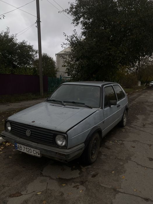 машина Volkswagen Golf 2