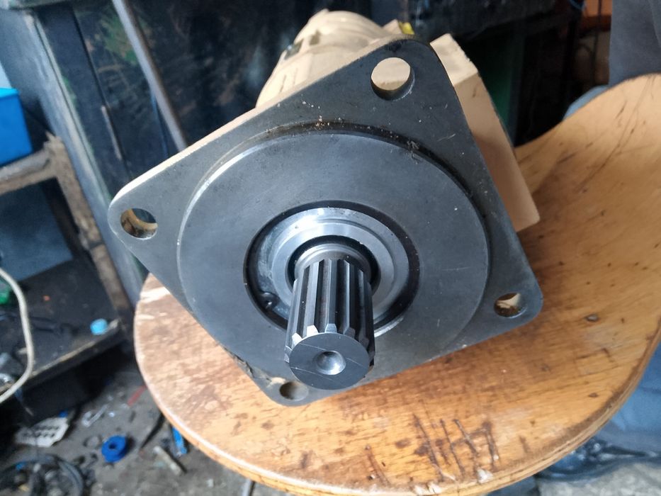 Pompa zębata P-37A ładowarka HSW Ł-34