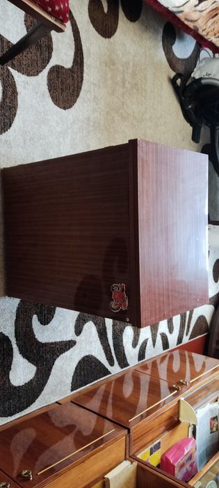 Продам швейну машинку