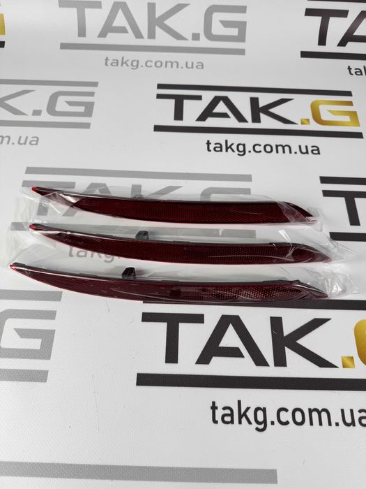 Катафот отражатель в бампери та крила Tesla Model 3 Y X