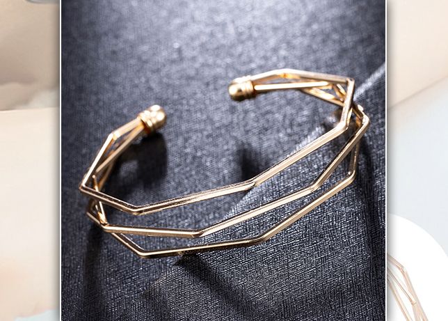 Pulseira de senhora hexagonal irregular de fecho aberto