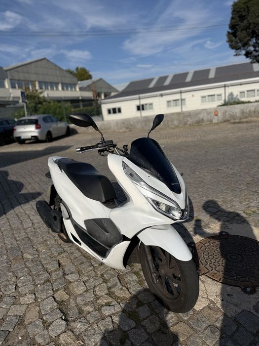 Alugo mota pcx 60€