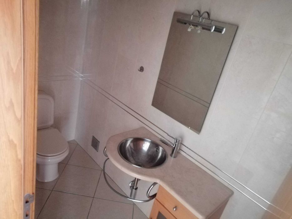 Vende-se moradia Pombal