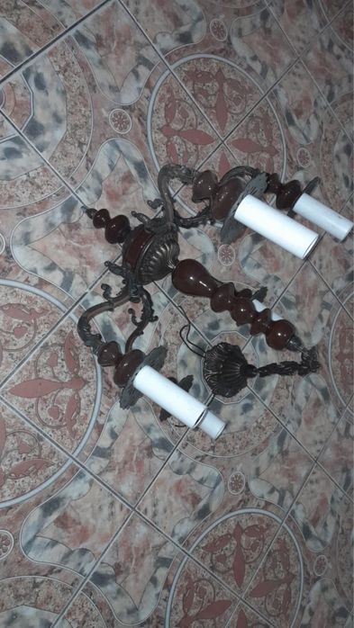 Żyrandol mosiężno-ceramiczny