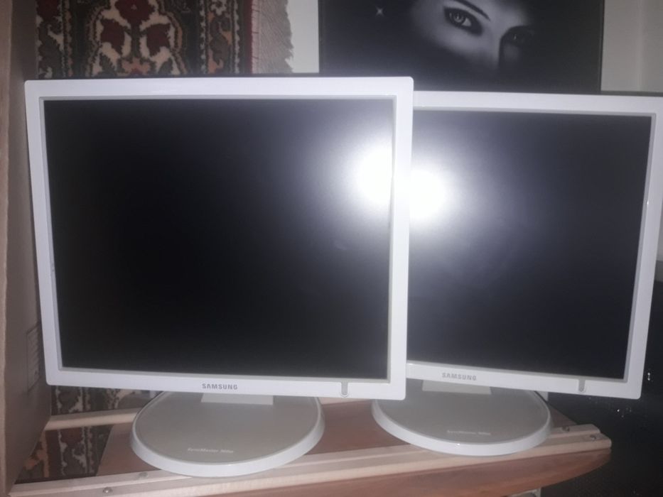 монітор Samsung 19 дюймів