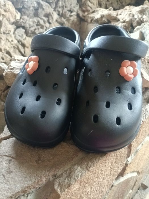 Продам новые кроксы