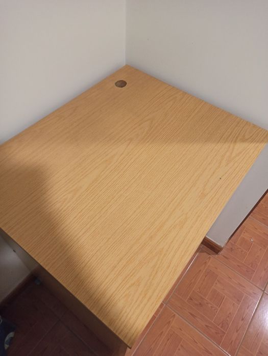 Secretária de madeira