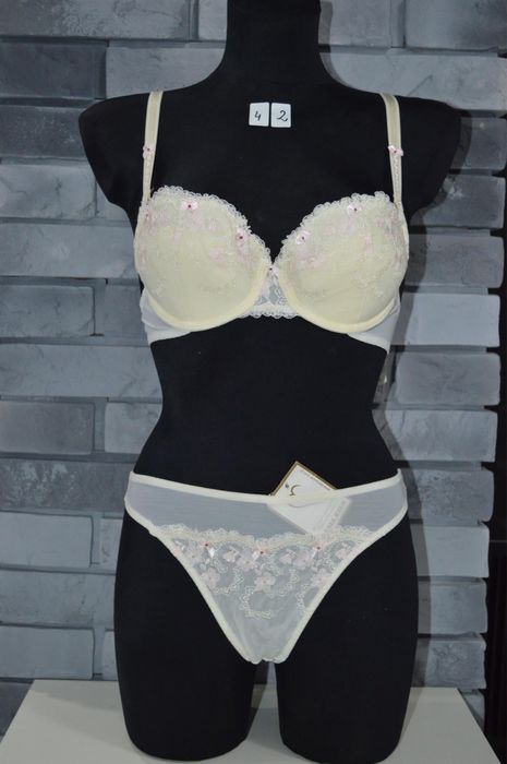 Stringi Crystal rozm S,M (42)