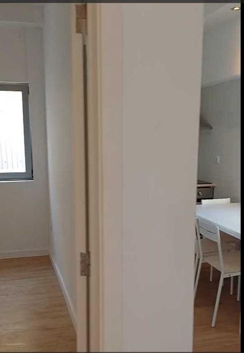 Aluguer de T0 Mobilado (30 m²) em R/C de Moradia | Quinta do Conde (Entrada em Dezembro)