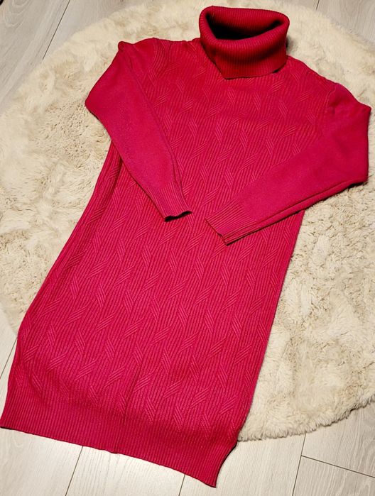 Sweterkowa sukienka fuksja