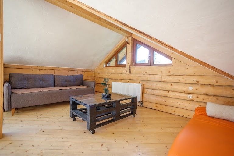 Подобова оренда будинку для відпочинку на 10-14 осіб, Славське