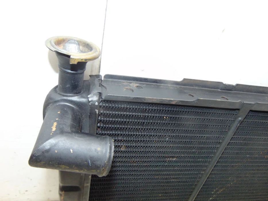 Peugeot 205 radiador " usado em bom estado
