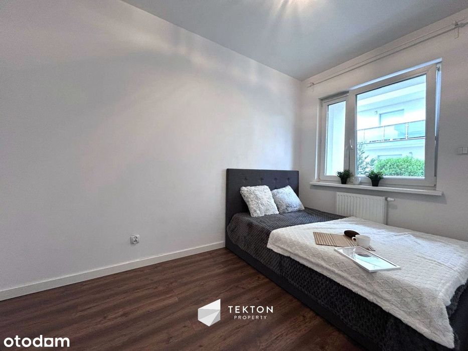 Bez nakładów, do wejścia, parking, duży balkon