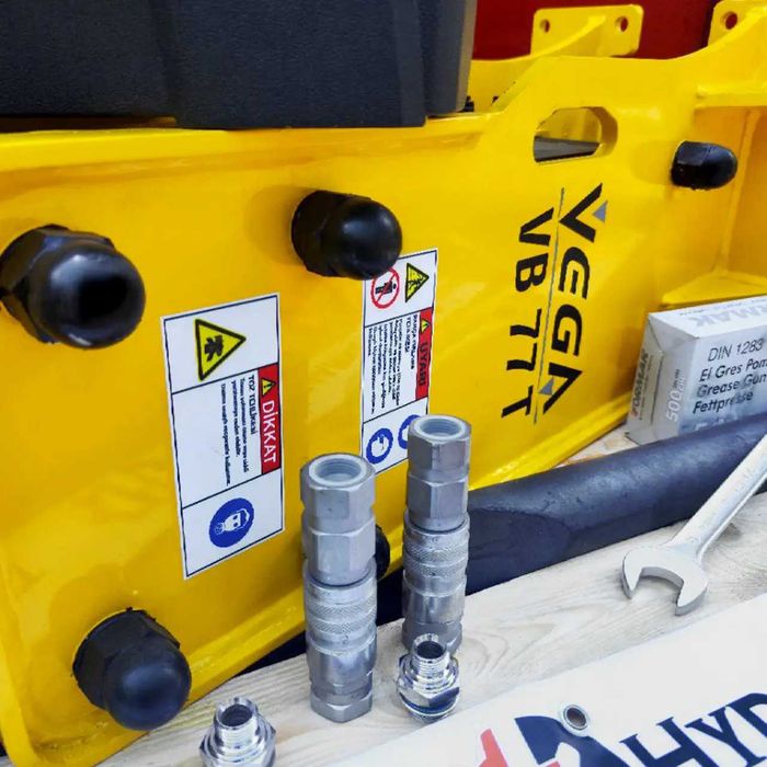 Гідромолот  на екскаватор/міні-навантажувач VEGA VB77T Гидромолот