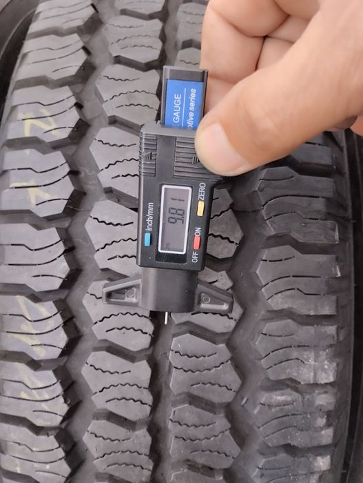 Продам шини 225/70R15C