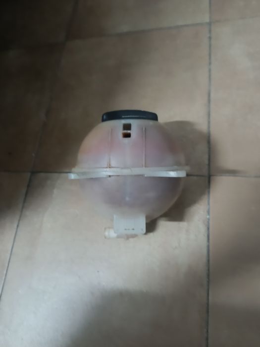 Reservatório de água de radiador