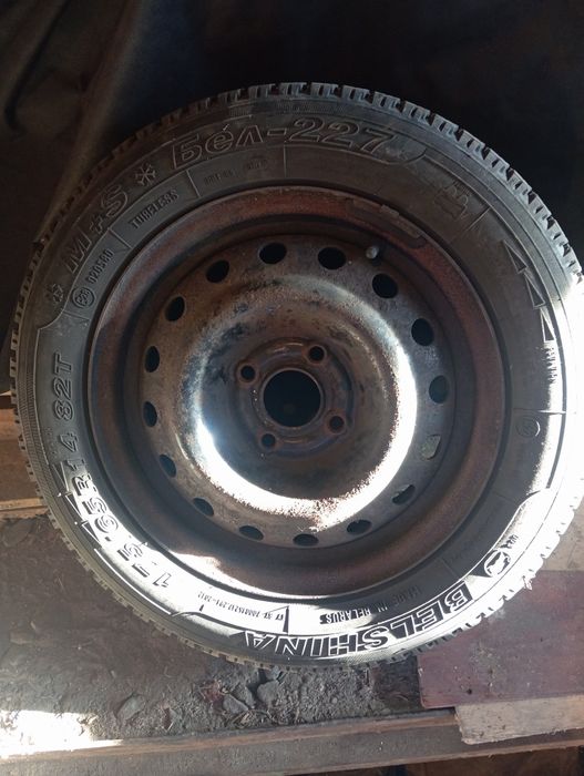 Продам ризина з дисками 175/65R14 розболтовка 4*100