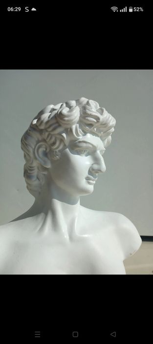 Busto em resina  30 cm