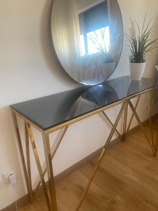 Consola Moderna e Elegante