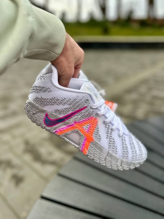 2 моделі Nike Ja 3 Light Show