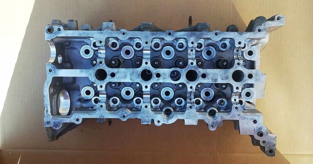 głowica silnika renault trafic 2,0 dci po regeneracji kompletna