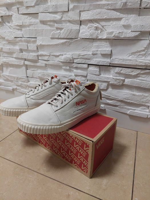 Buty Vans of the Wall r 42, 27 cm