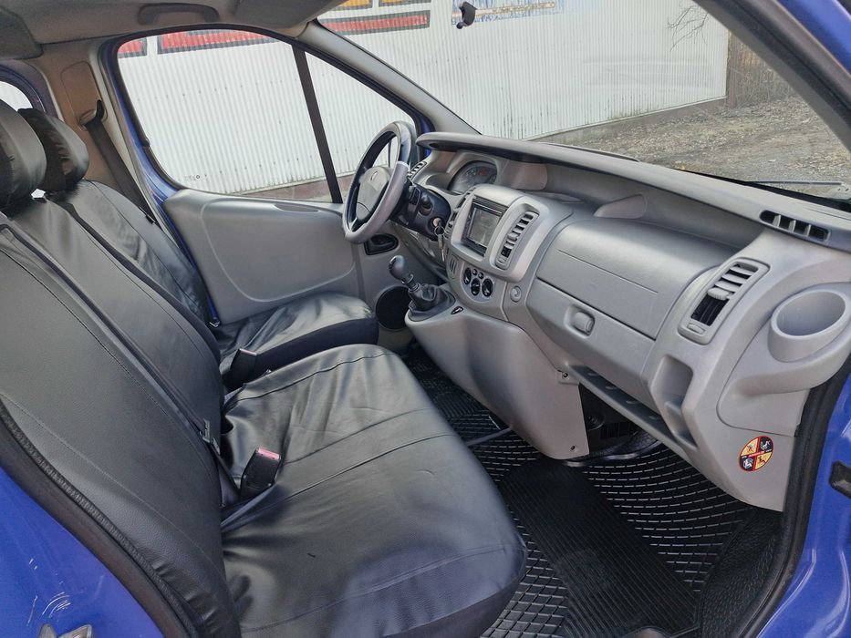 Reno trafic po pełnym serwisie. 9-cio osobowe.