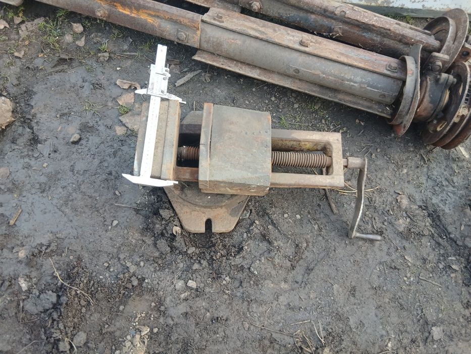 Продам тиски станочні