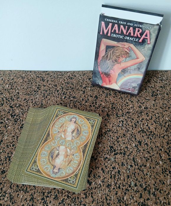 Erotic Oracle com ilustrações de Milo Manara