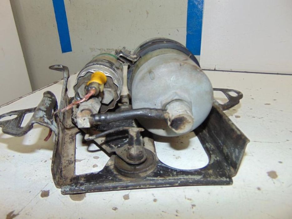 Volvo 780 Turbo coupê Bertone bomba de gasolina