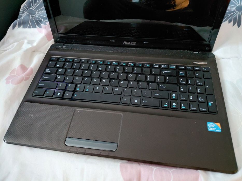 Laptop Asus K52F z i3