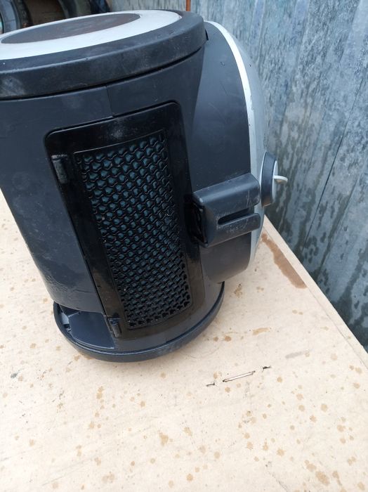 Пилесос LG 2000 W