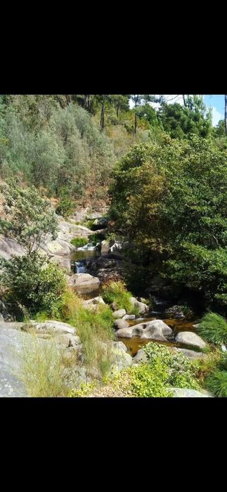 2 Moinhos junto a cascata