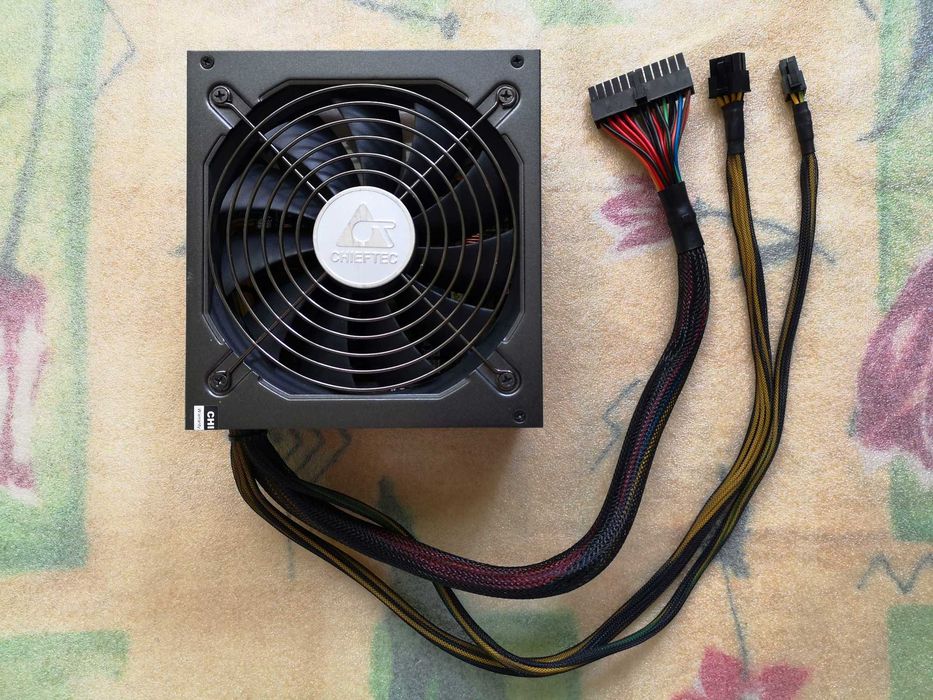 Блок живлення Chieftec APS-650C  (650 Wat)