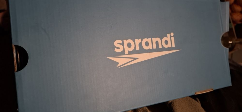 TRAMPKI NISKIE Sprandi Białe 43