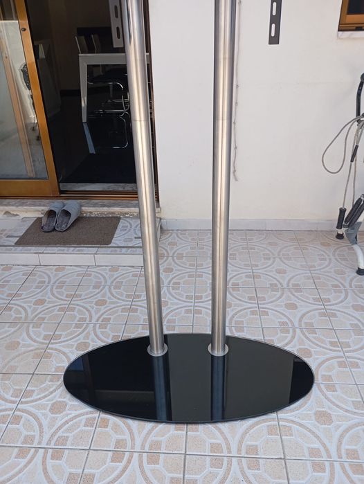 Suporte para tv em aço inox.