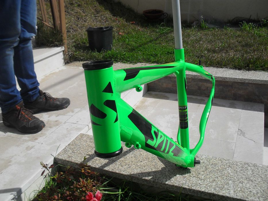 Quadro de bicicleta novo-alumínio-roda 27-28 travões VBrake