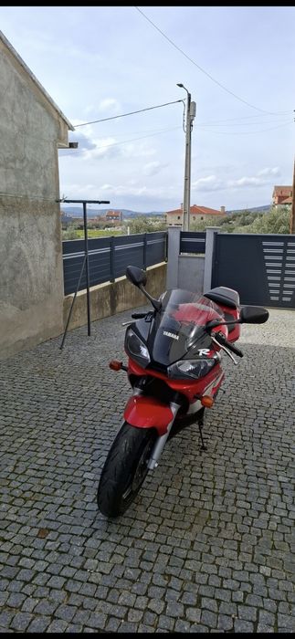 Yamaha YZF-R6 (RJ03)