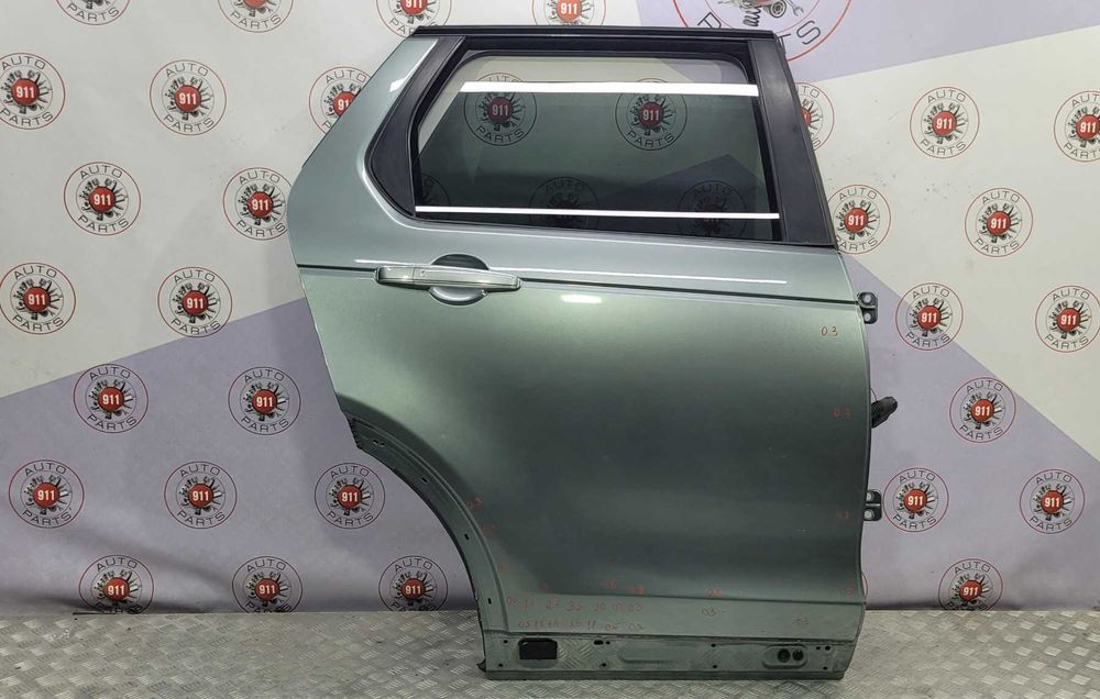 Двері задні праві Land Rover Discovery Sport 2015-2023