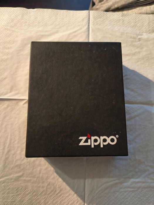Isqueiro Zippo - caixa