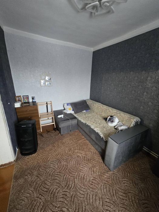 частина будинку з приватизованою ділянкою 7 соток. Роганський житловий